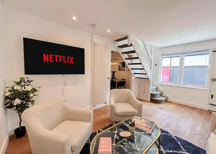 Two Bedroom Notting Hill Delight