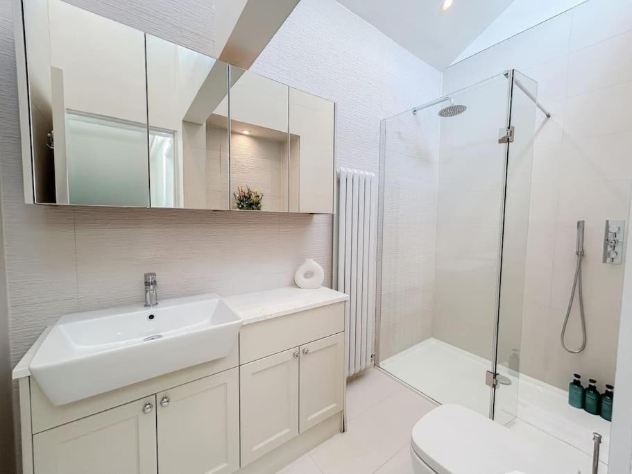 Two Bedroom Notting Hill Delight Appartamento Londra