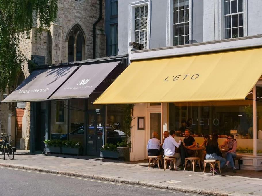 Two Bedroom Notting Hill Delight Londra
